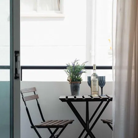 Apartment Serene 2br Mackenzie 5 Min Walk To The